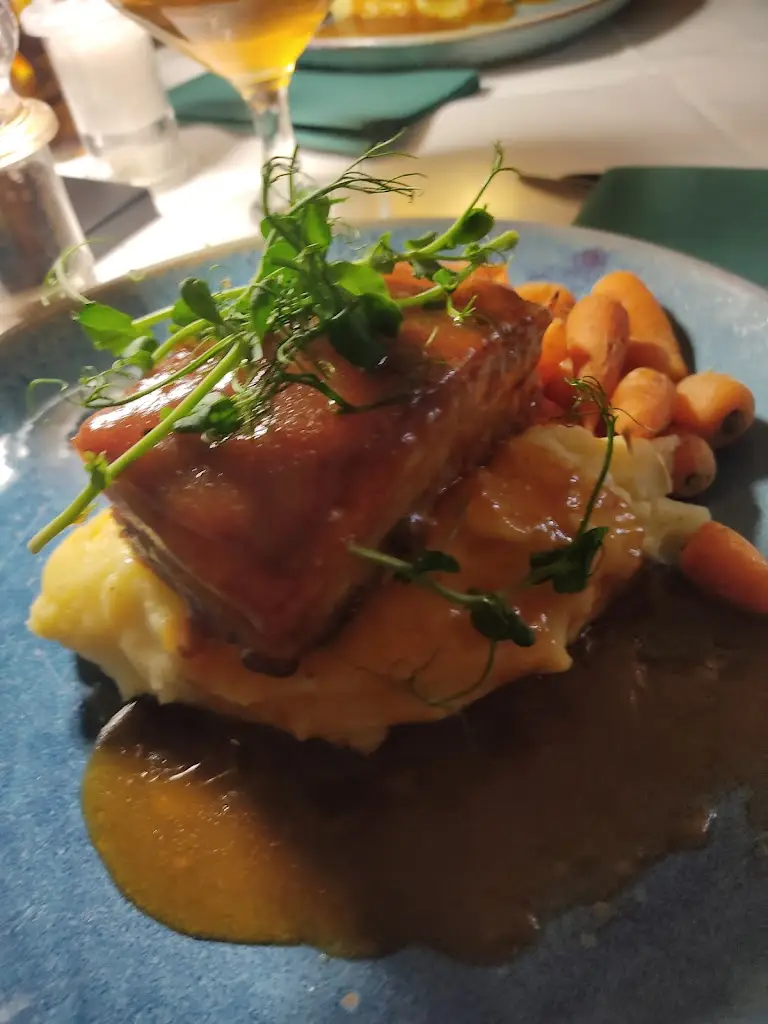 Natalie Jasmin_Luciano's at the Millstone_Blackrod_Bewertung