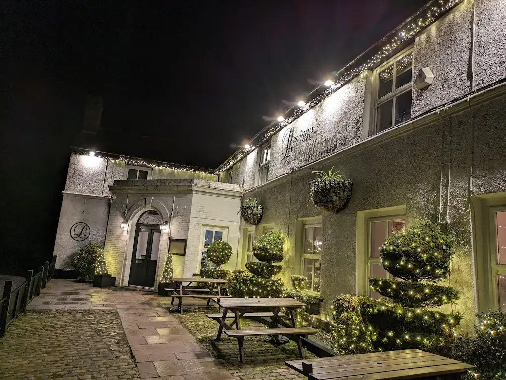 adam holden_Luciano's at the Millstone_Blackrod_Bewertung