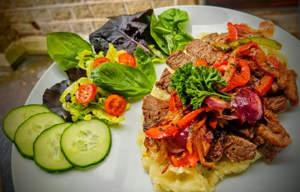 Gourmet with Love restaurant in Blackmoorfoot