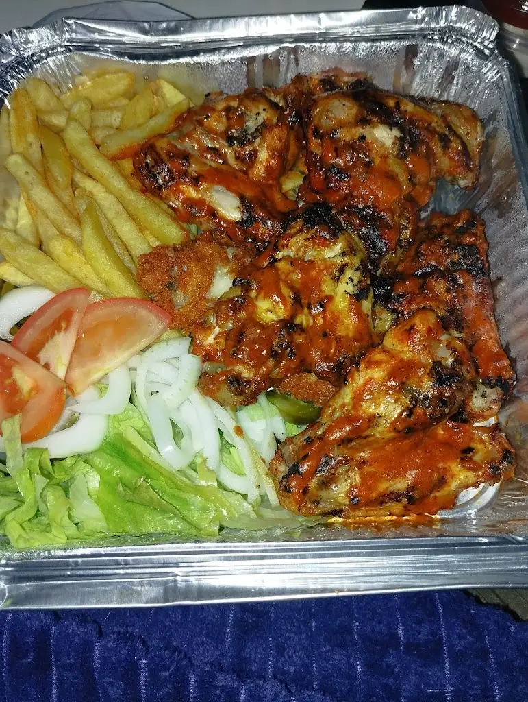 Menu_Cluck N Crust_Blackmoorfoot_image_5