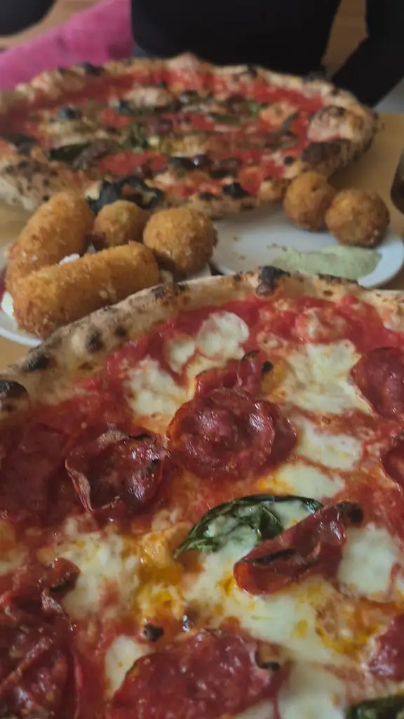 Anello_Blackmoorfoot_slider_image_2