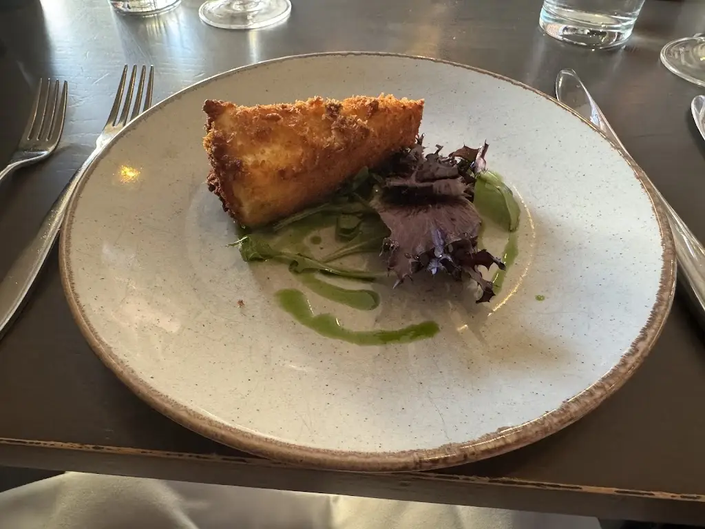 phil groves_Eric's Restaurant_Blackmoorfoot_review