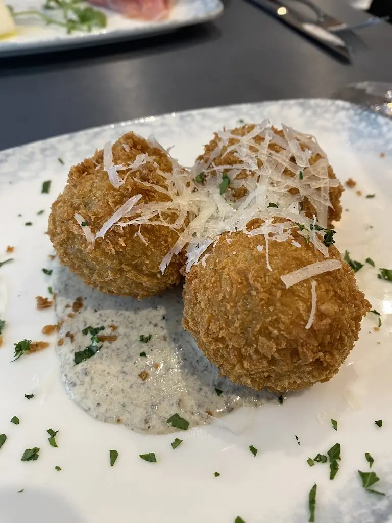 Menu_SAPORI Italian restaurant_Blackmoorfoot_image_2