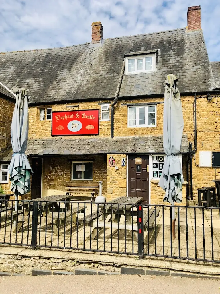 Elephant & Castle_Bloxham_slider_image_2