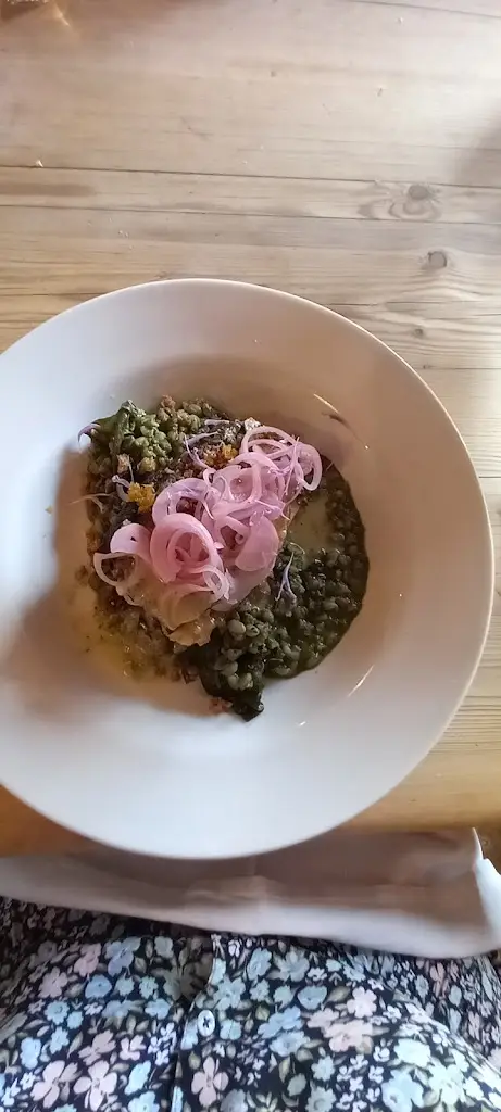 J E_The Goods Shed_Blean_review