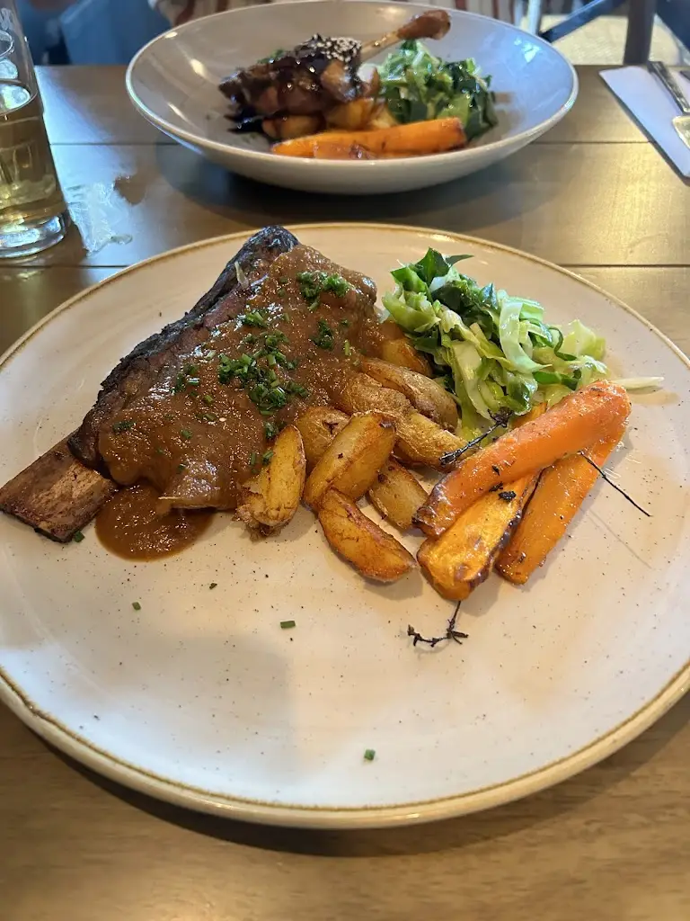 Rachel Bryant_The Great Western Arms_Blockley_review