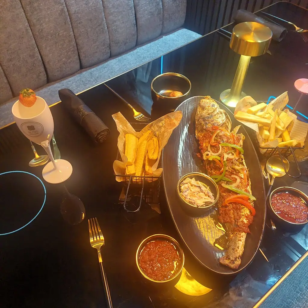 Olatokunbo Olowu_Auris Restaurant & Lounge_Bletchley_review