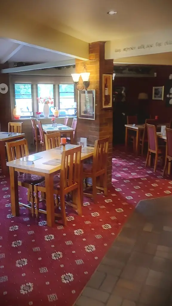 The Inn on the Lake_Bletchley_slider_image_2