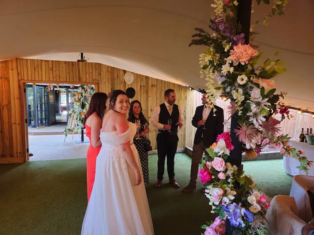 Jade Pickard_Red Barn_Blindley Heath_review