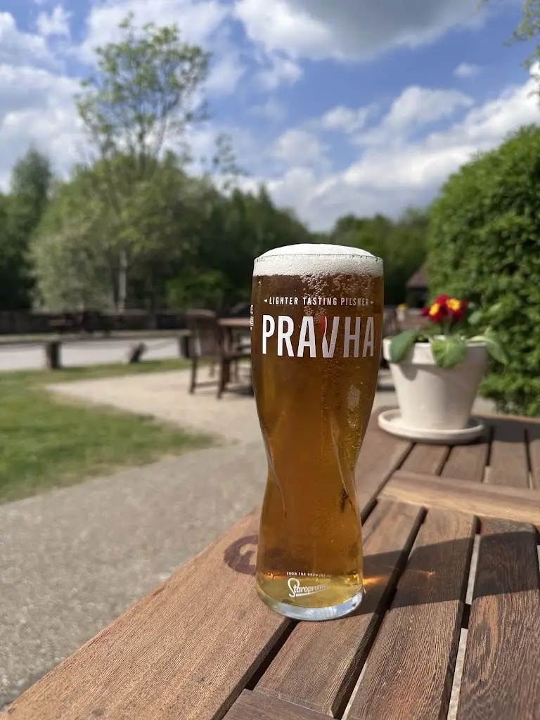 K D R _Red Barn_Blindley Heath_review