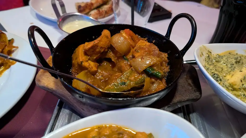 Chris Barrow_Tarana Lingfield_Blindley Heath_review