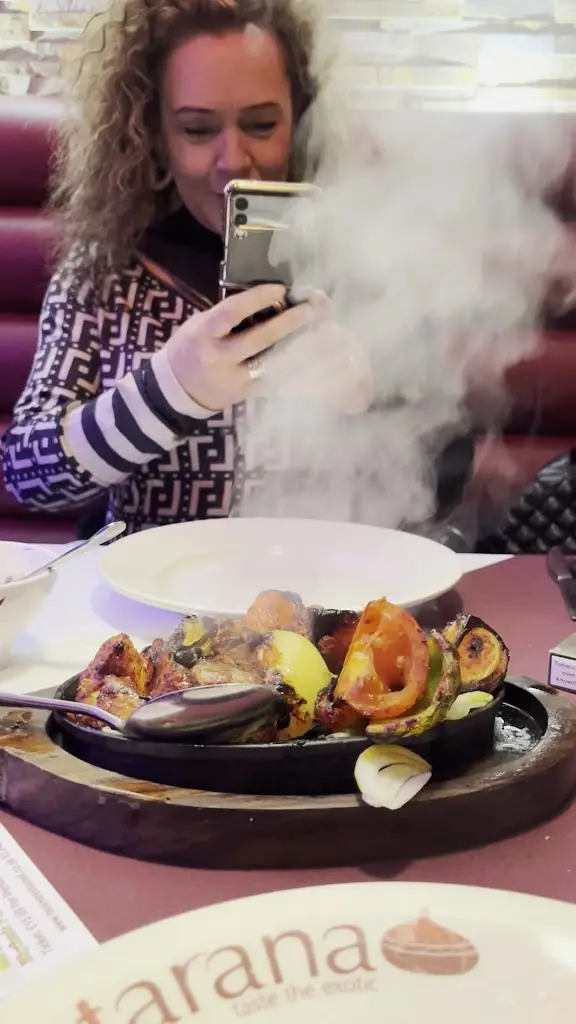 Tarana Lingfield_Blindley Heath_slider_image_2