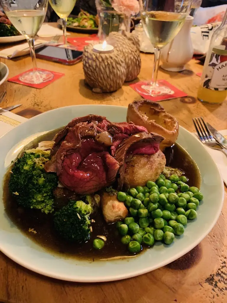 Laura Vickers _Old House at Home_Blindley Heath_review