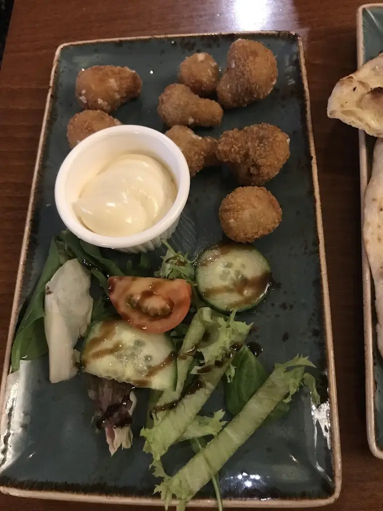 Desyana Squires_Peacock Lodge_Blindley Heath_recensione