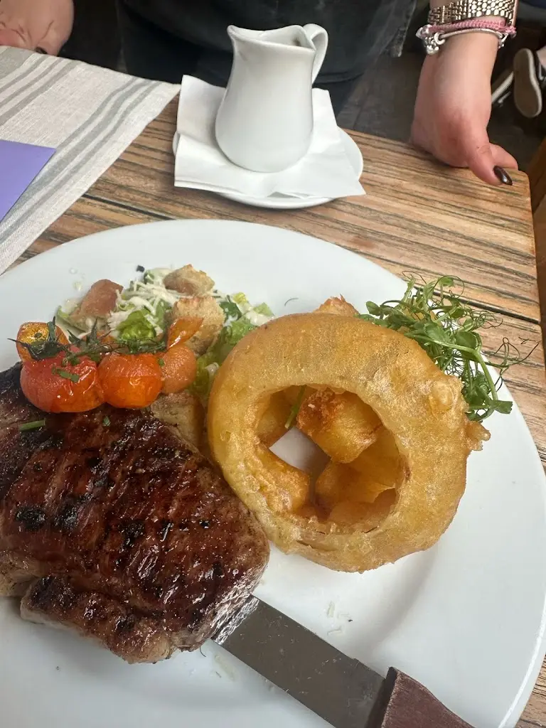 Julie Thornhill_The Windmill_Bluntisham_review