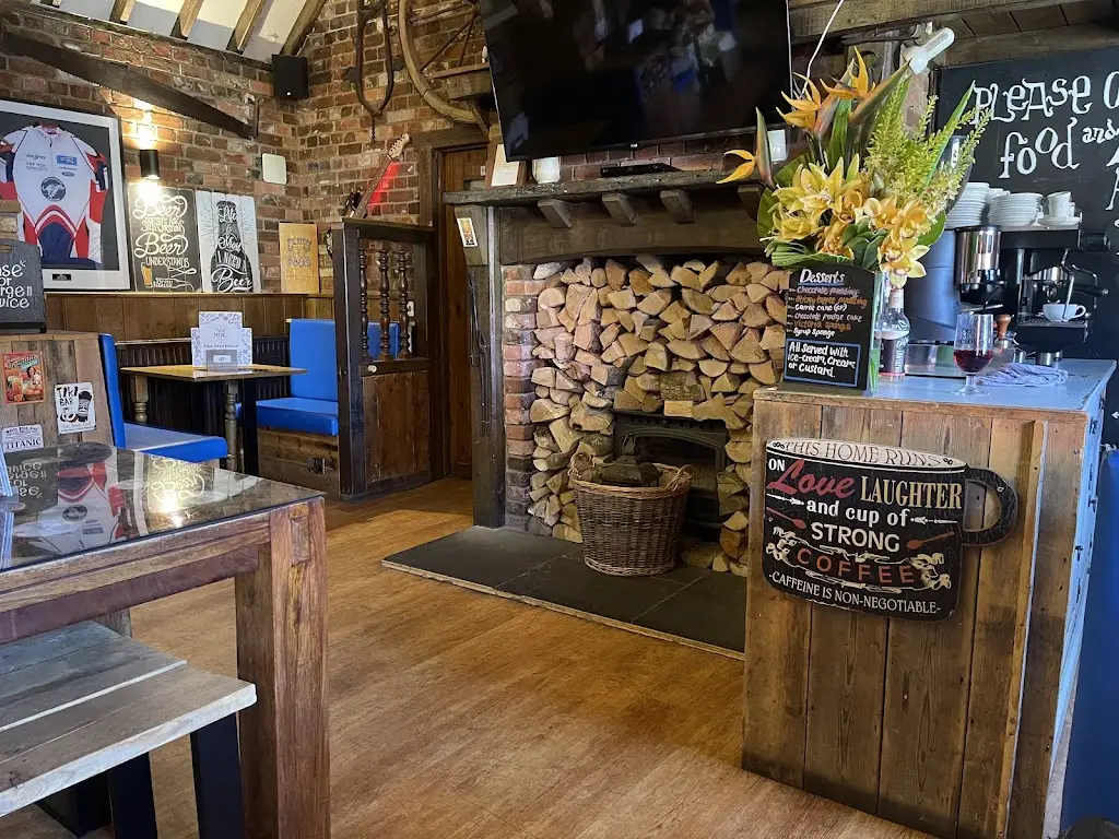 Dave Farmer_The Greyhound - Rock Pub_Blandford Forum_review