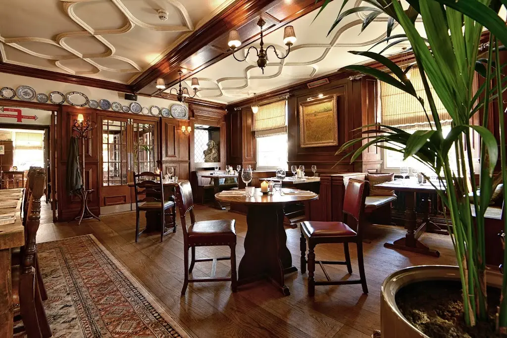 The Crown Hotel restaurant in Blandford Forum