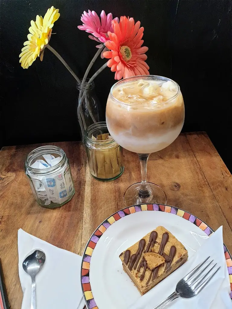 James Burlton_Forum Cafe_Blandford Forum_recensione