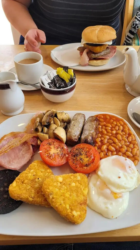 Michael Turner_Clubhouse 1896_Blandford Forum_review