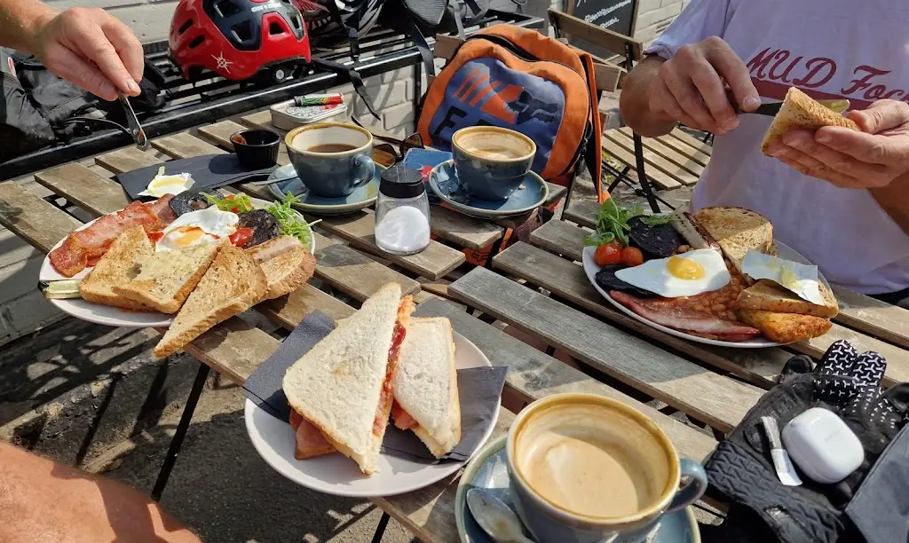 Build Bright_The Coffee Cabin_Bishopstoke_review