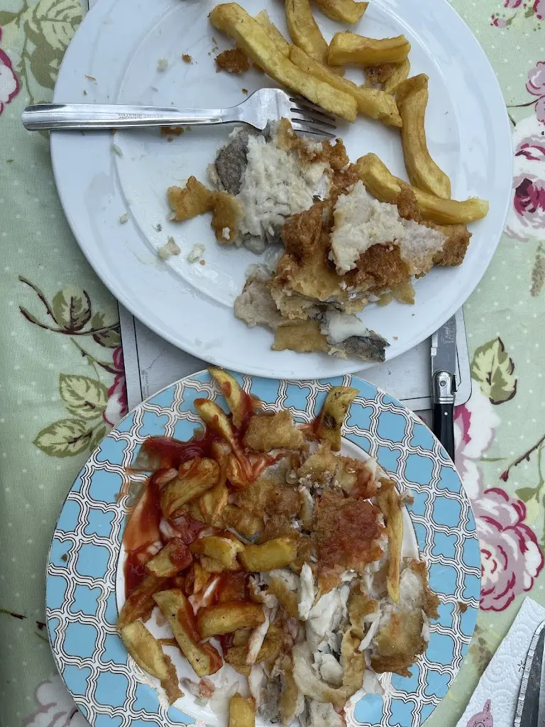 Craig Hamilton-Parker (Parameswaran)_Vic’s Fish Bar_Bishopstoke_review