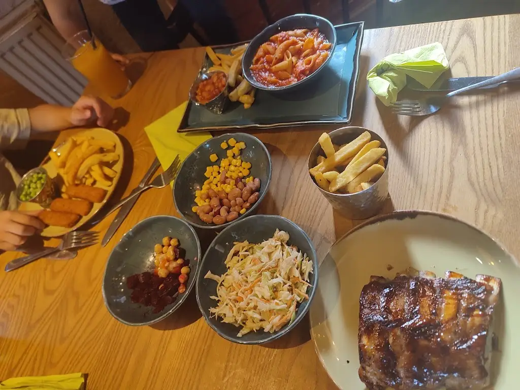 R Giulya_Harvester Ham Farm Eastleigh_Bishopstoke_review