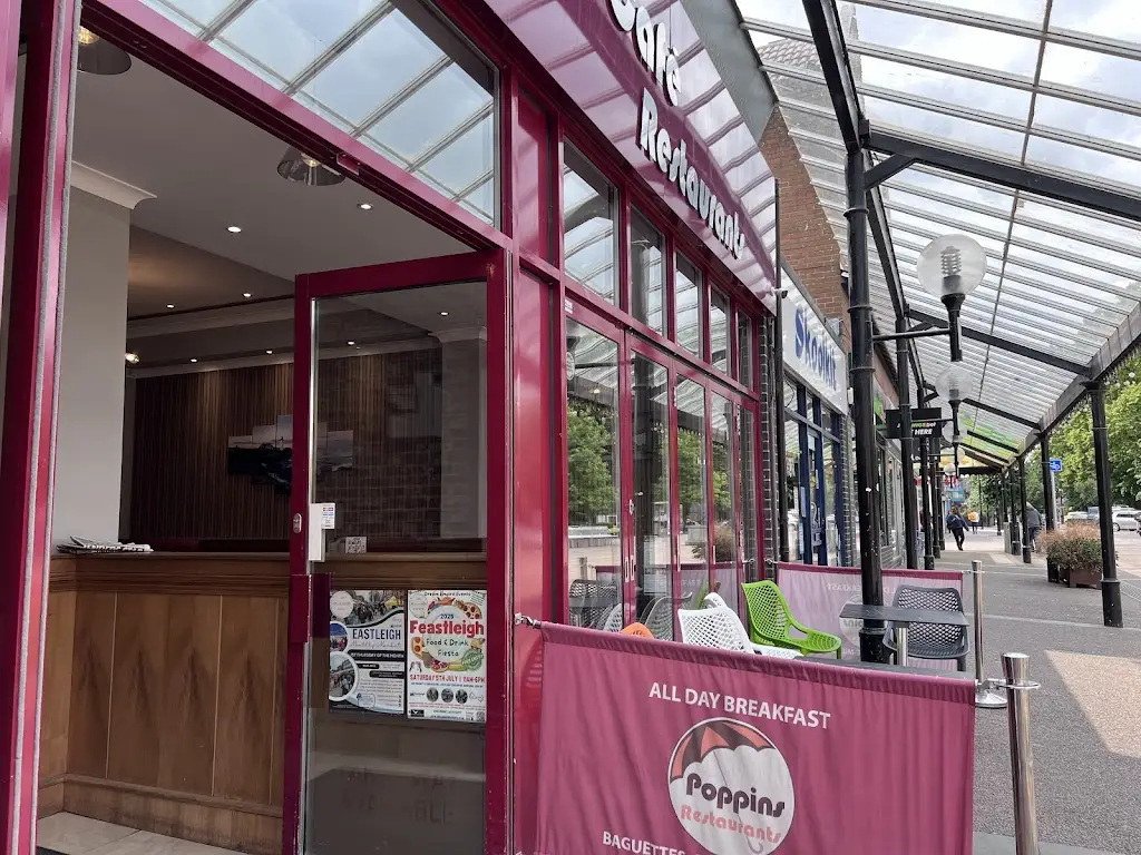 Andre Govia_POPPINS CAFE RESTAURANT EASTLEIGH_Bishopstoke_recensione