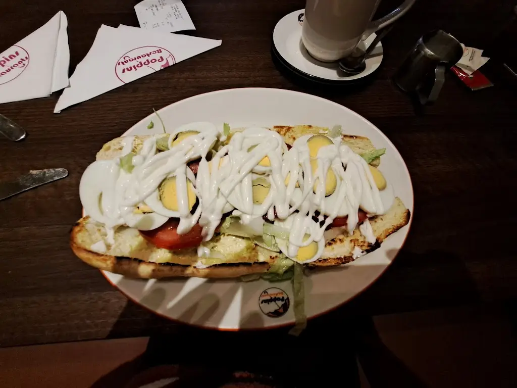 Lindsay & Simon Cox_POPPINS CAFE RESTAURANT EASTLEIGH_Bishopstoke_recensione