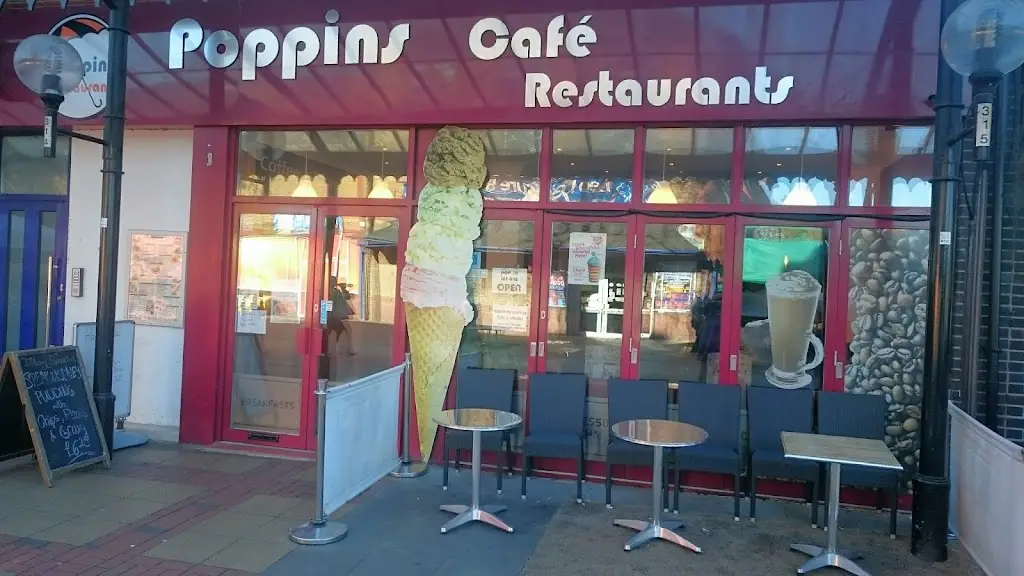 POPPINS CAFE RESTAURANT EASTLEIGH_Bishopstoke_slider_image_1