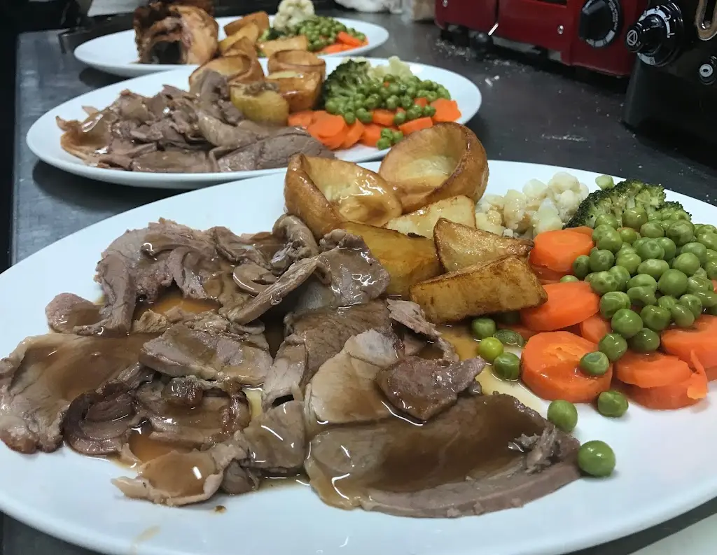 POPPINS CAFE RESTAURANT EASTLEIGH_Bishopstoke_slider_image_3