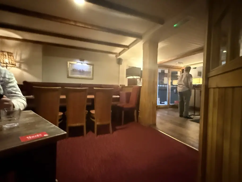 steven bowers_The Gateway Table Table_Bishopstoke_review