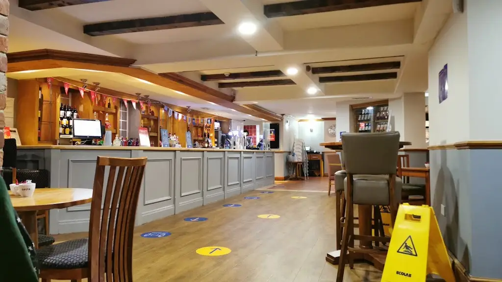 The Gateway Table Table_Bishopstoke_slider_image_1