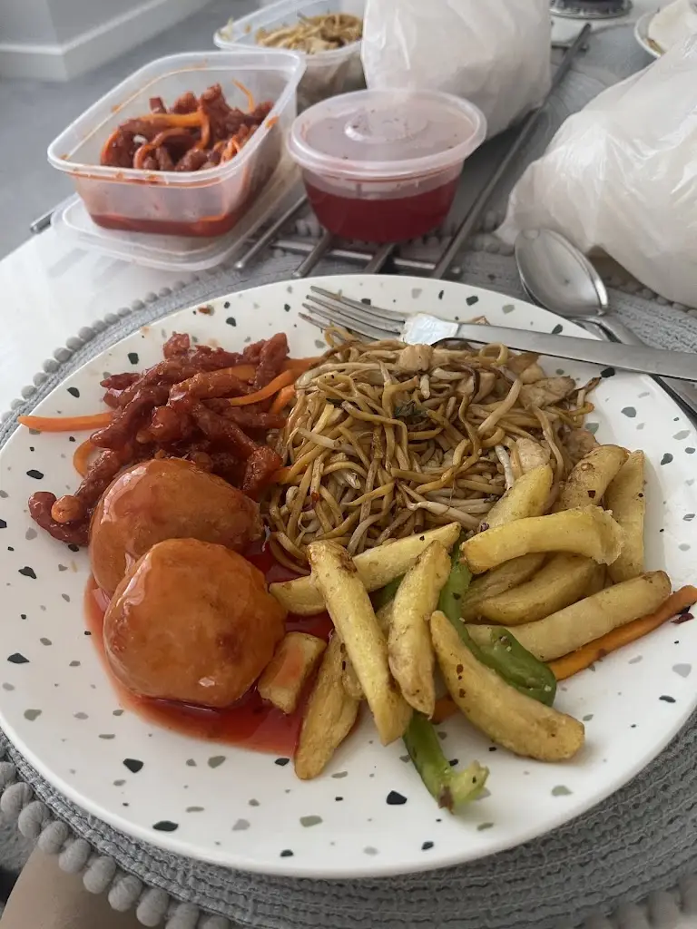 Charlotte Overman_Lily Garden_Bishopstoke_review