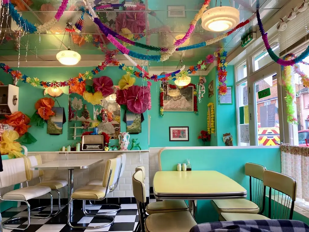 Chris Ascott_Delphine's_Aldeburgh_review