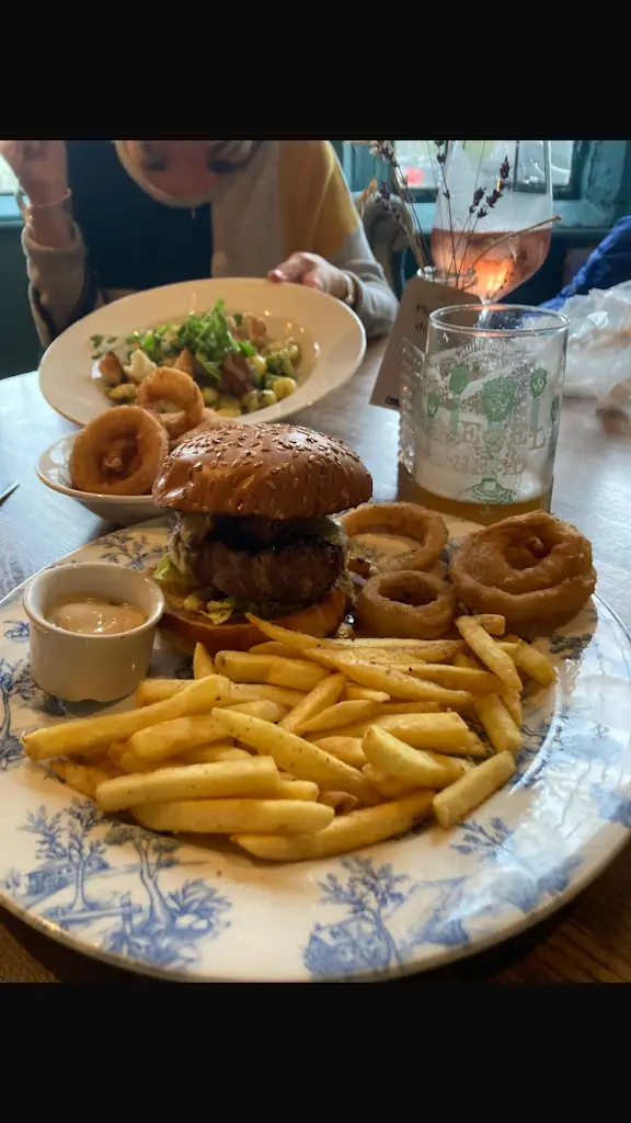 Sharon Thomasson_The Cross Keys_Bolton le Sands_review