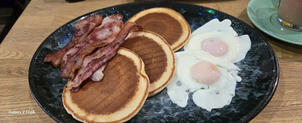 Serene J (Sue Travel)_Ben & Ollie's Breakfast Bar_Borehamwood_recensione