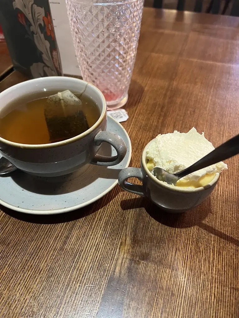 naomi shirazi_Grange_Boreham_review