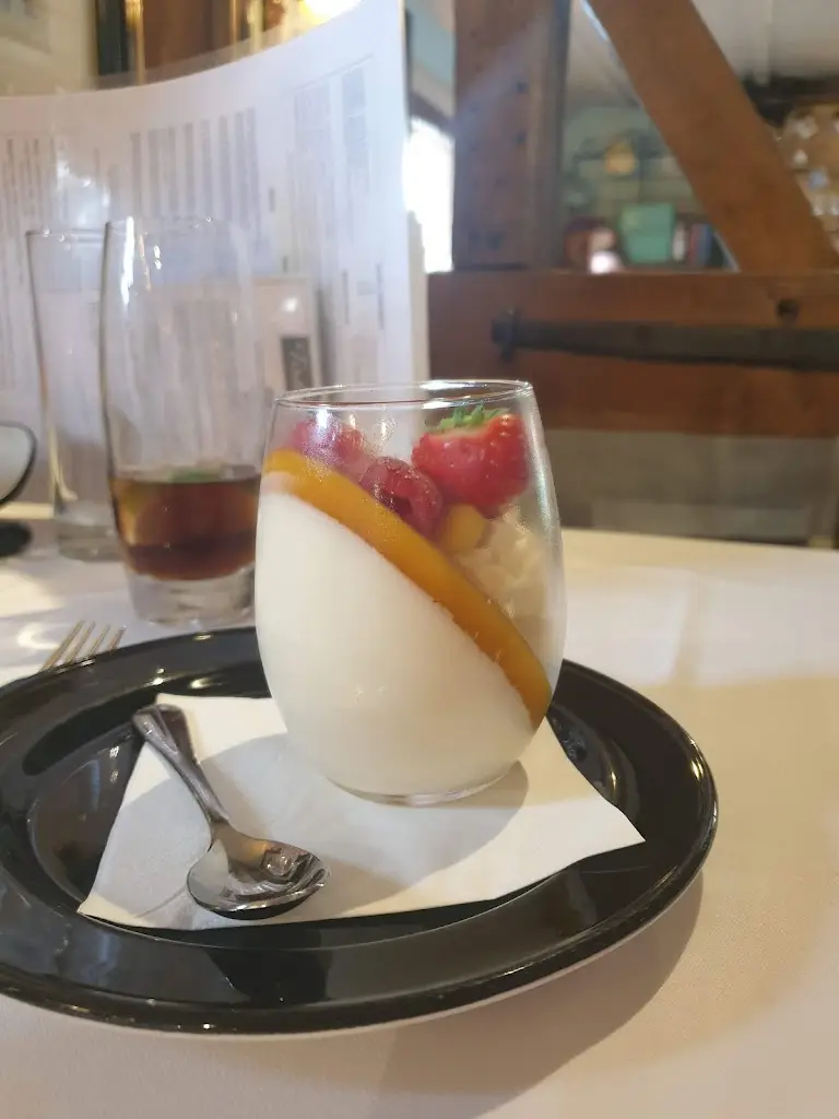 Menu_Blue Strawberry Bistro_Boreham_image_7