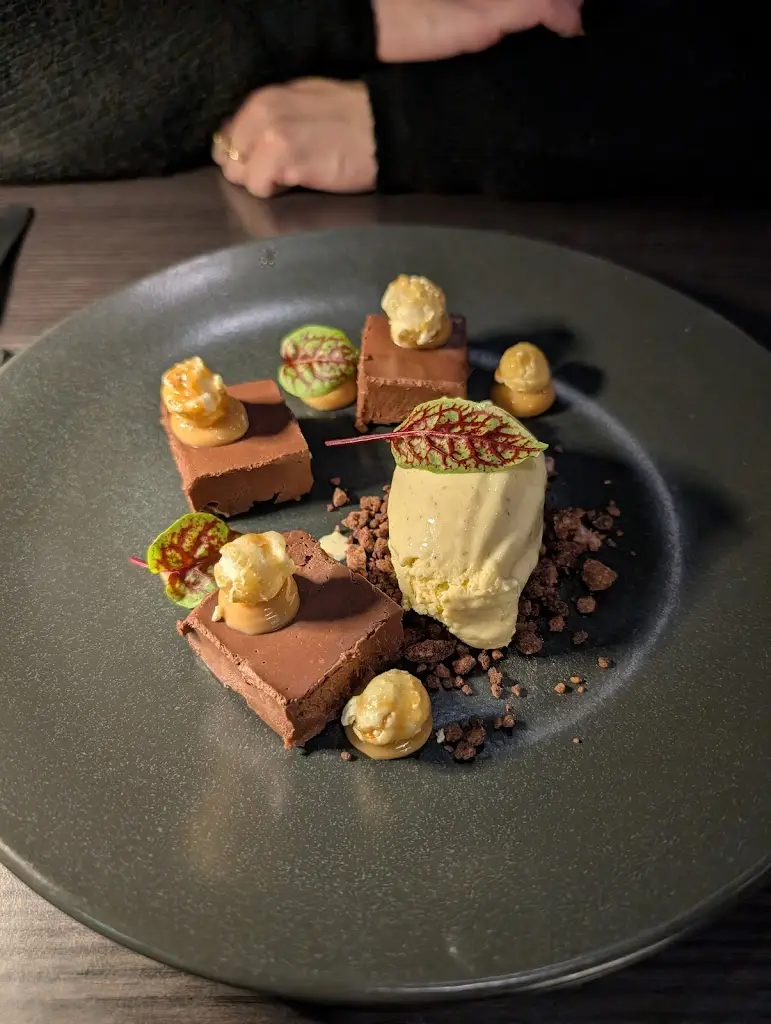 Harry Barnes_The New London_Boreham_review