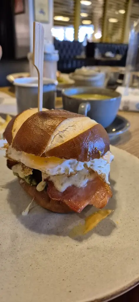 Henry Spurgeon_Acanteen Restaurant, Bar & Venue_Boreham_review