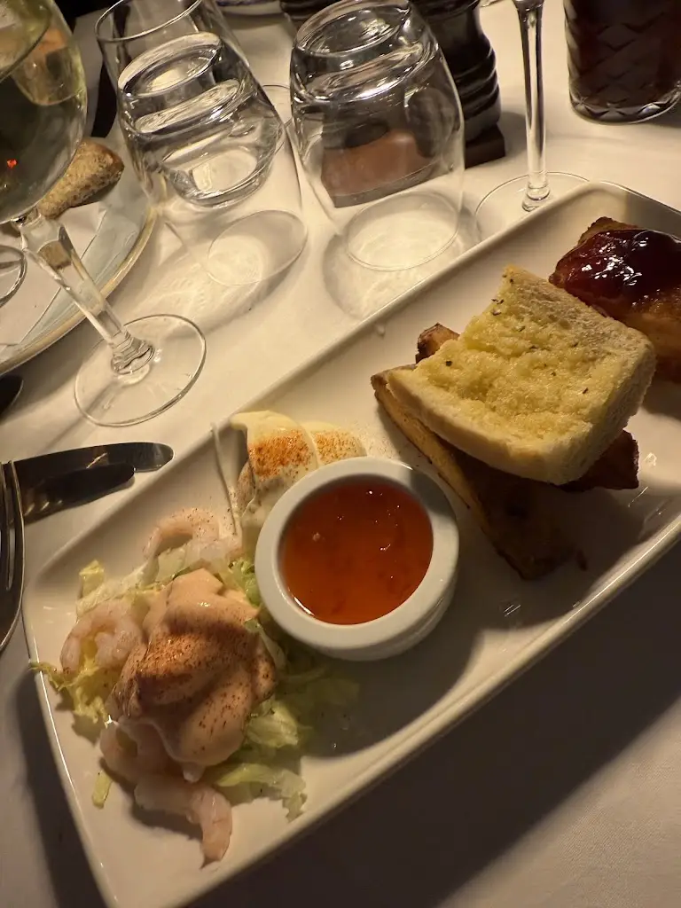 Milan Cohen_Hilltop Restaurant_Borough Green_review