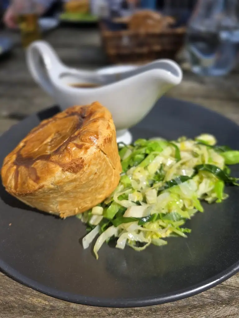 ORLA DOWLING_The Globe_Alresford_recensione