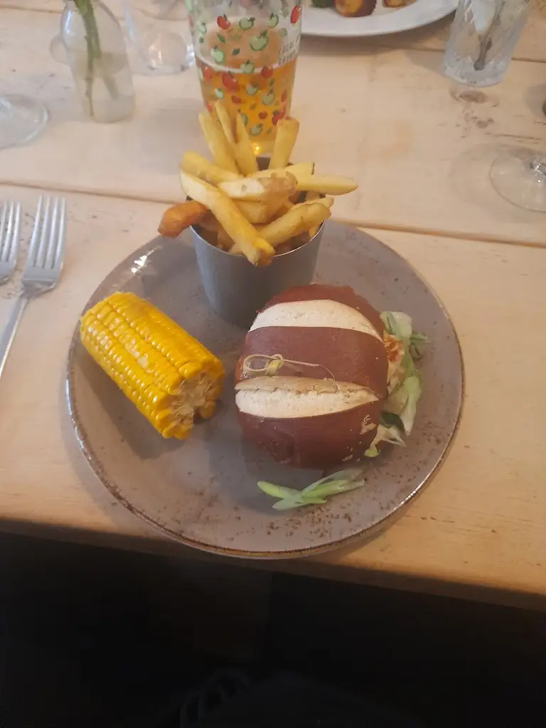 Steve Hall_Papermakers Arms_Borough Green_review