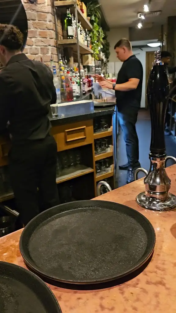 cathy francke_The Moat_Borough Green_reseña