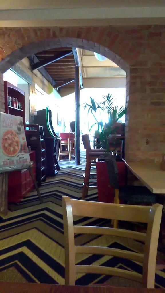 The Pillar of Rock - JD Wetherspoon_Bolsover_slider_image_2