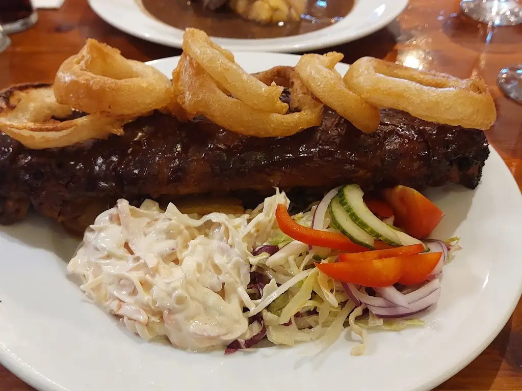 Helen Beddow_The Elm Tree_Bolsover_review