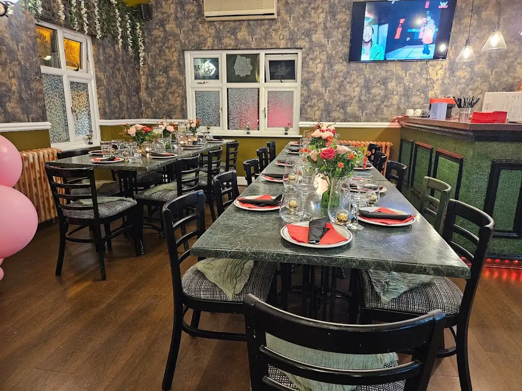 Kemola Lounge_Bootle_slider_image_1