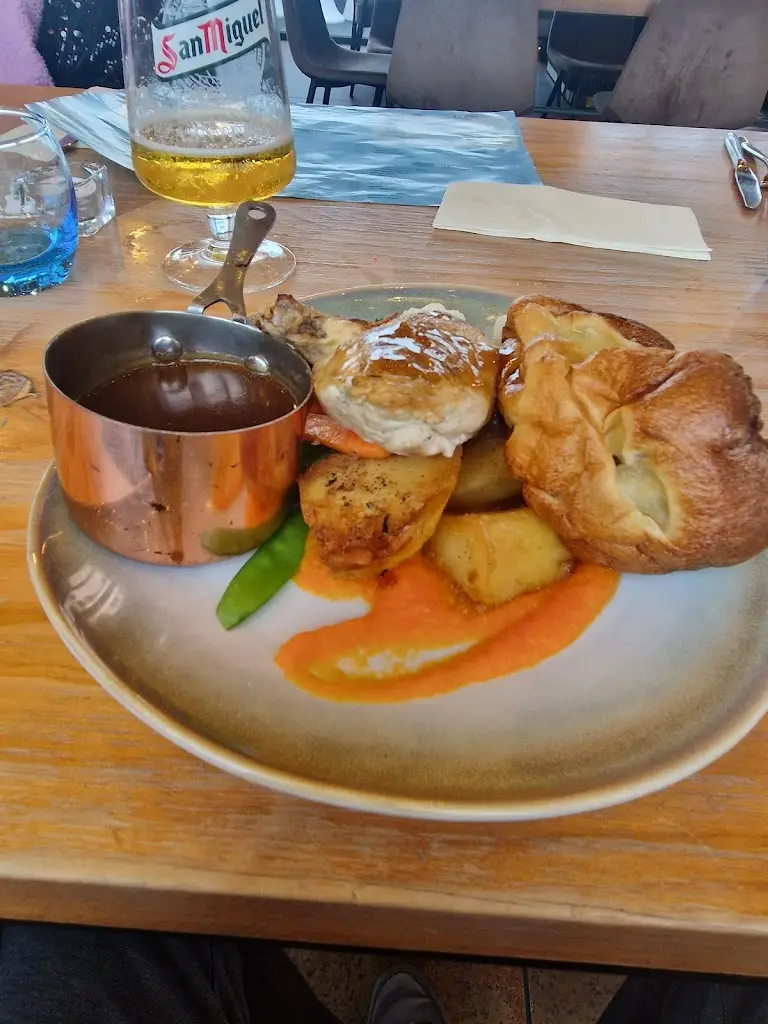 peter rogan_14 Bar & Grill_Bootle_review