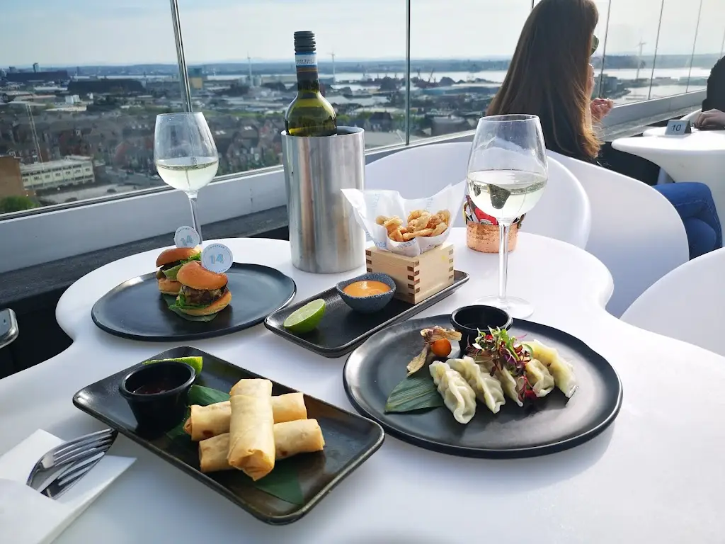 14 Bar & Grill_Bootle_slider_image_3