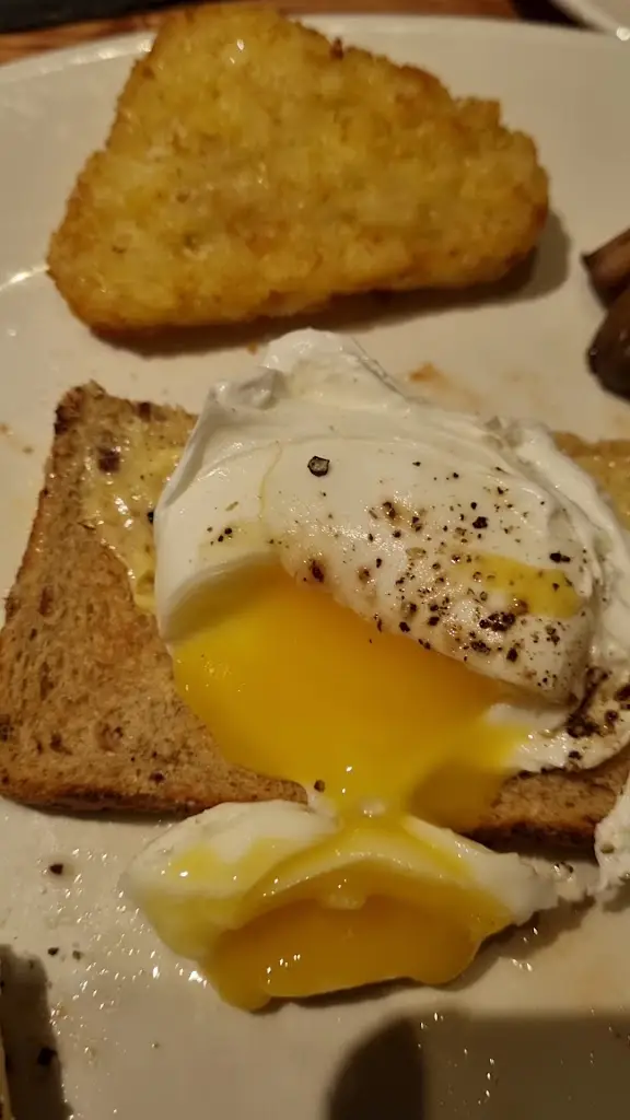 The Packet Steamer Beefeater_Bootle_slider_image_2